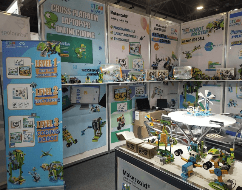 Makerzoid at a robotics conference