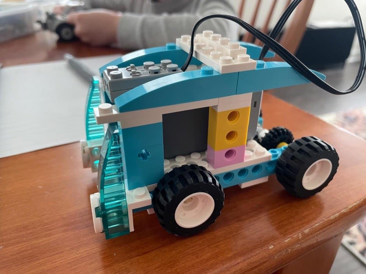 Completed car robot build
