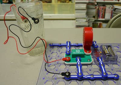 Water-activated space war circuit project